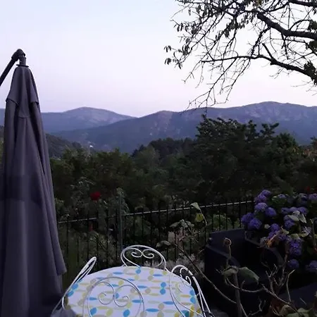 Holiday home Petit Coin De Paradis